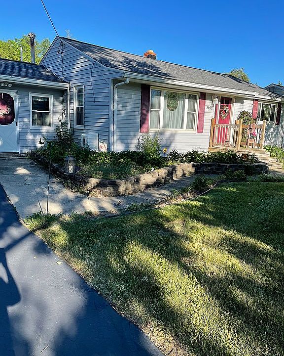 2nd image of 2099 Hillsdale Dr