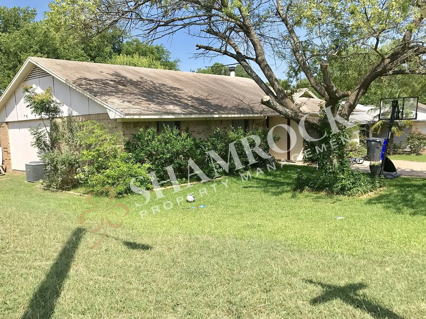 3/2 Hewitt Home — Photo 1