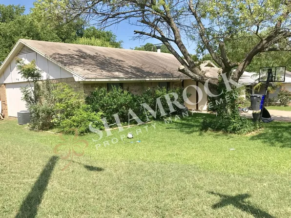 2021 Century Dr, Woodway, TX 76712
