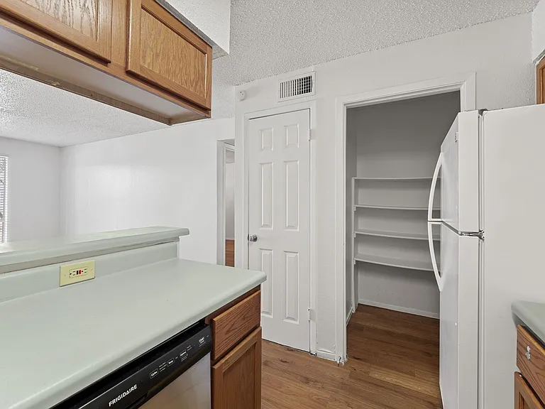 Patton Apartments — Photo 9