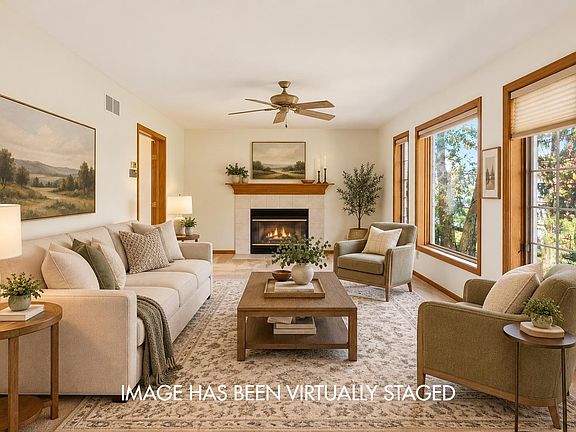 2nd image of 992 Autumn Ridge Ct