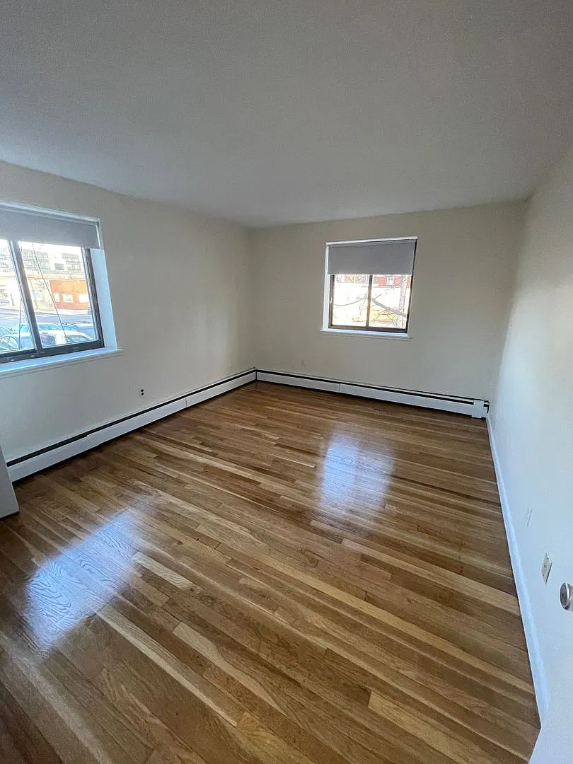 120 Dustin St — Photo 3