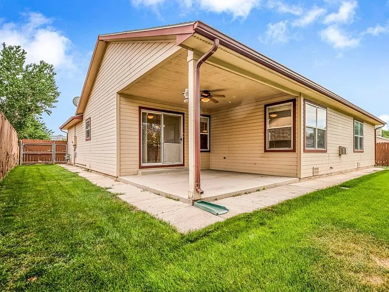 1215 Breeze Dr — Photo 23