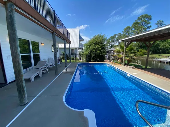 1628 College Pkwy, Gulf Breeze, FL 32563