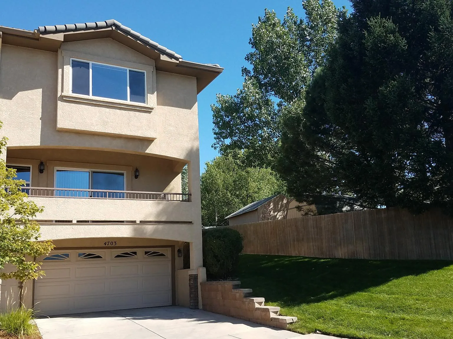 3 bed, 1316 sqft, $2,150 — Photo 1