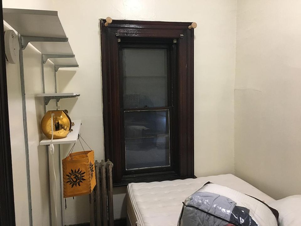 2nd image of 349 State St APT 2R