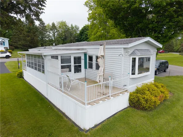 4795 E Lake Rd #39, Livonia, NY 14487