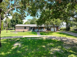 210 Lake Front Dr, Mabank, TX 75156