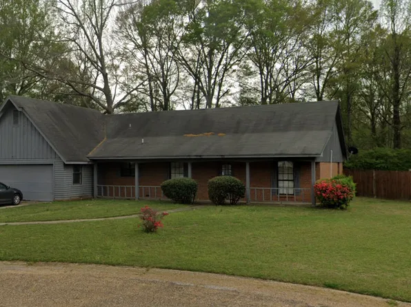 76 Roanoke Cir, Columbus, MS 39705
