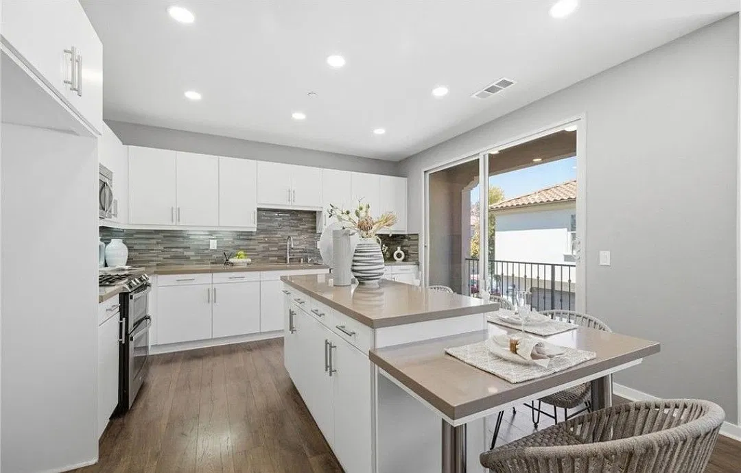 2 bed, 1225 sqft, $3,795 — Photo 1