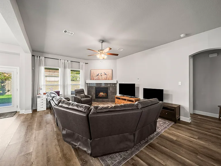 1604 Moss Trail Ct — Photo 14