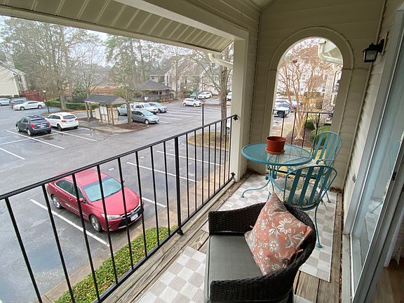 2nd image of 324 River Forest Rd