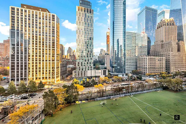 Rented by R New York | media 2