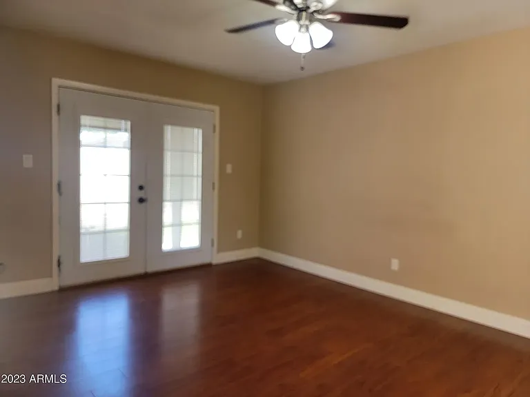 6814 S Rita Ln — Photo 3