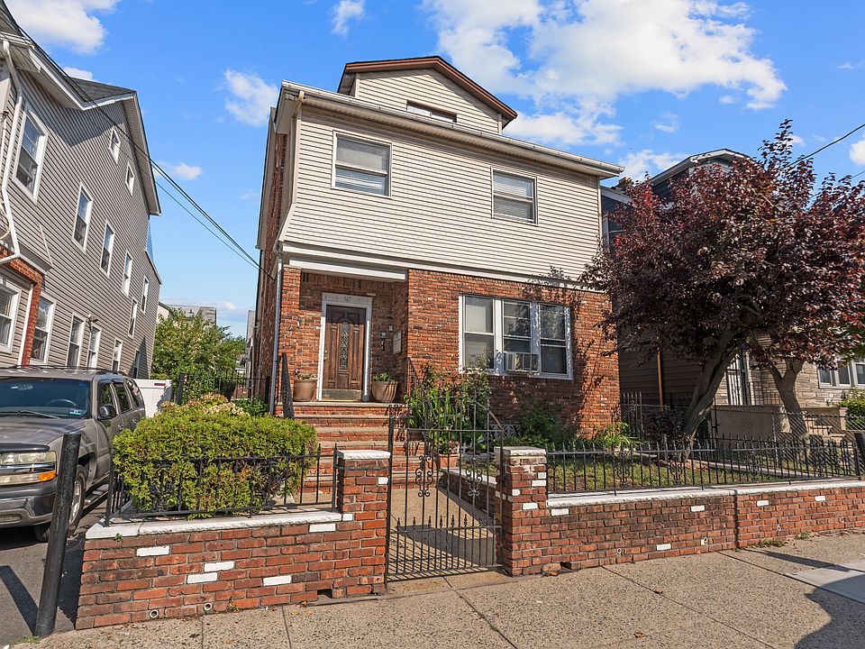 1st image of 367-369 Leslie St #2