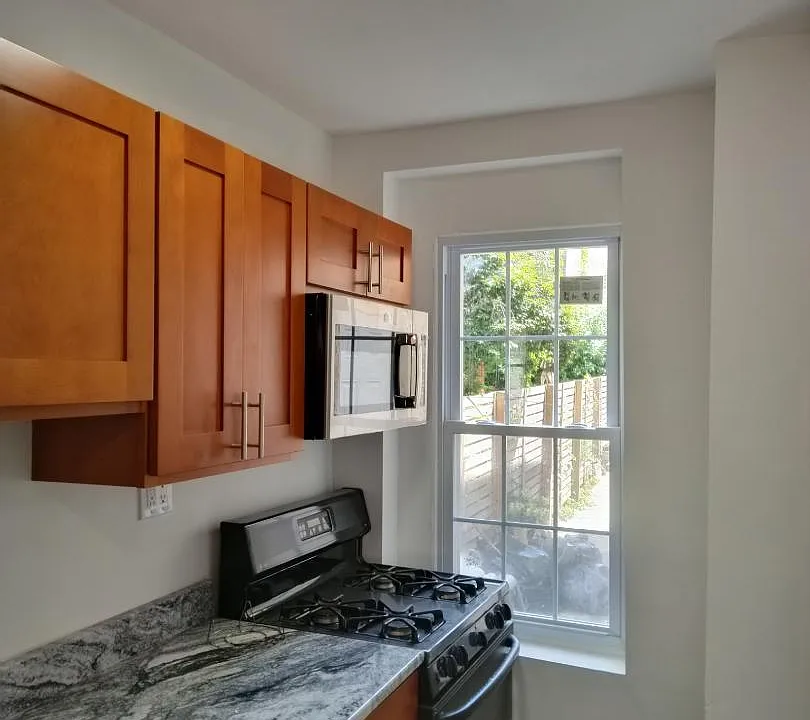 1114 Green St #1F