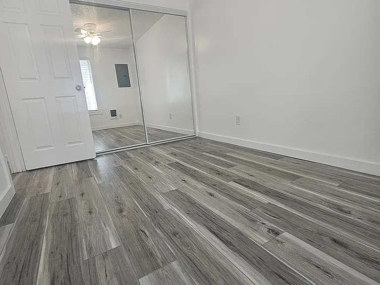 13936 SE Powell Blvd — Photo 6