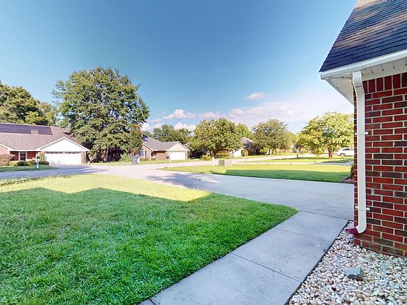 2nd image of 1840 Canberra Dr