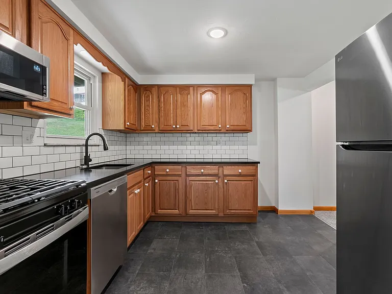 1105 Anna Ave — Photo 16