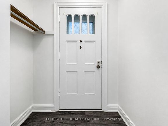 2nd image of 29 Thorndale St S