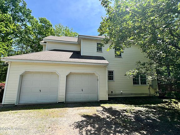 3rd image of 118 Country Club Dr