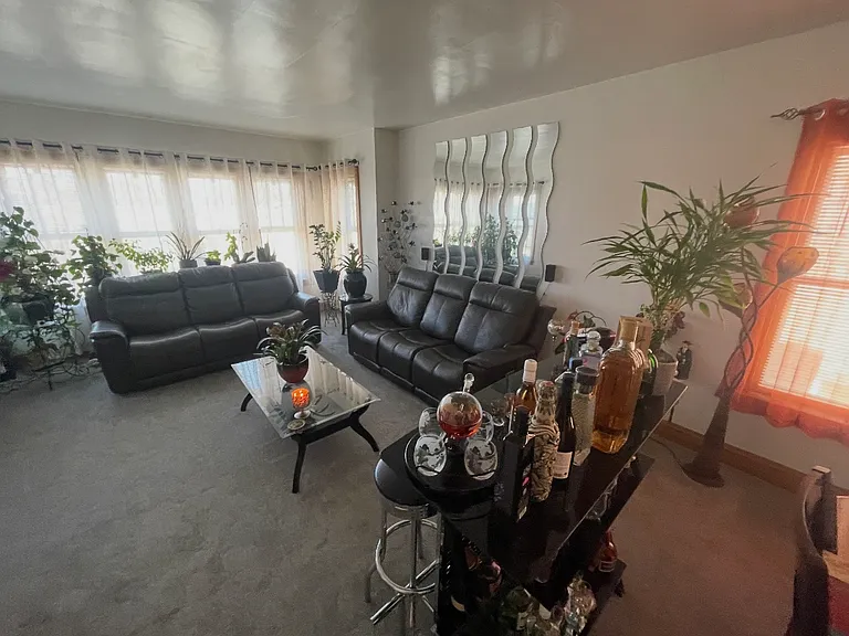 5105 W Roscoe St #2 — Photo 6