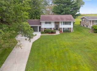 807 Oak St, Guthrie Center, IA 50115