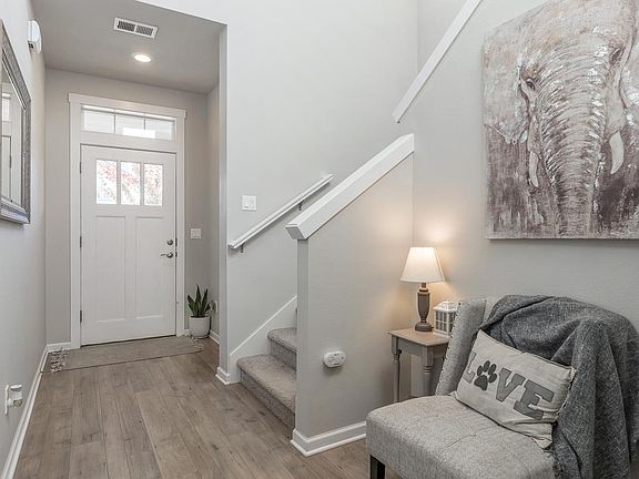 3rd image of 1276 NE Kokanee Ln