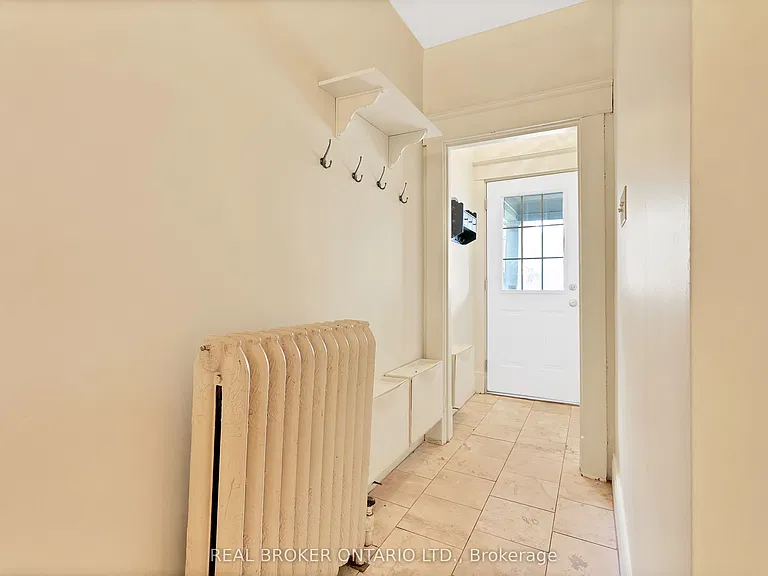 25 Dixon Ave #MAIN — Photo 4