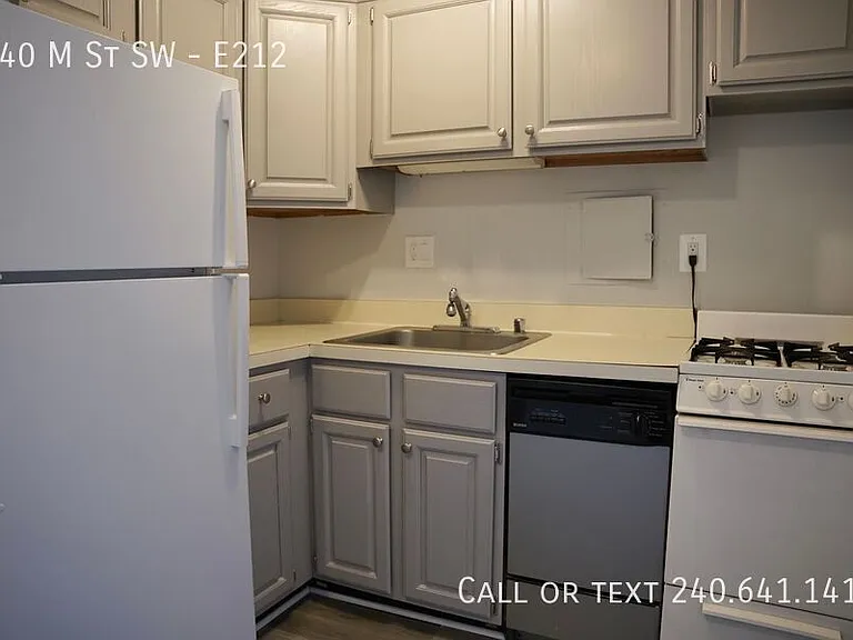 240 M St SW #E212 — Photo 2