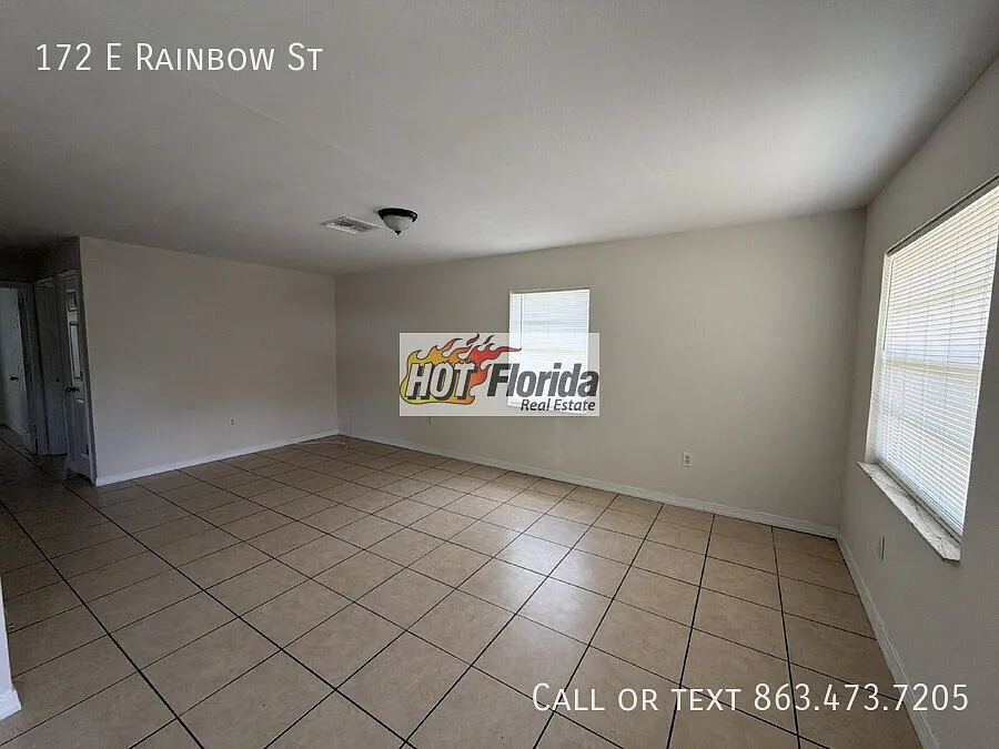 2 Bedroom and 1 Bathroom — Photo 2