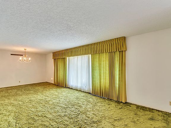 4th image of 2619 Fillmore Ave