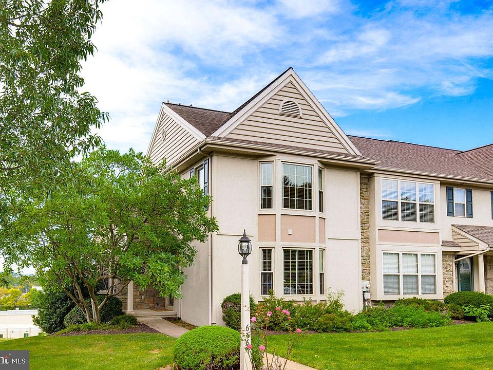 1st image of 636 Royal View Dr