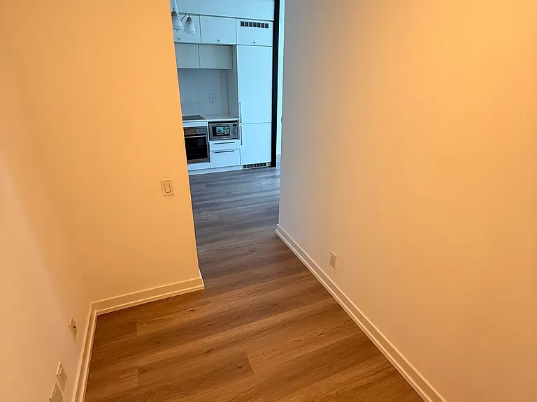 15 Grenville St #2511 — Photo 12