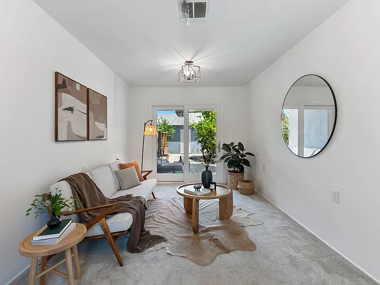 17453 Burbank Blvd — Photo 5