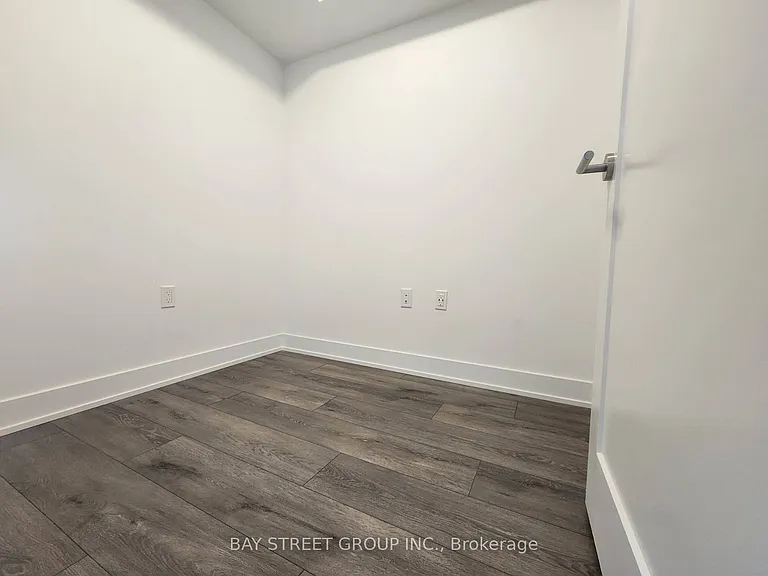 585 Bloor St E #2024 — Photo 14