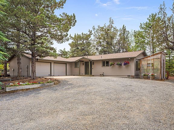 3rd image of 64699 McGrath Rd