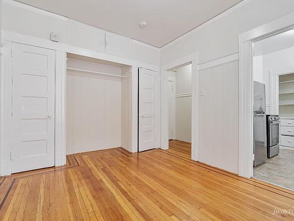 5th image of 1385 Clay St #1