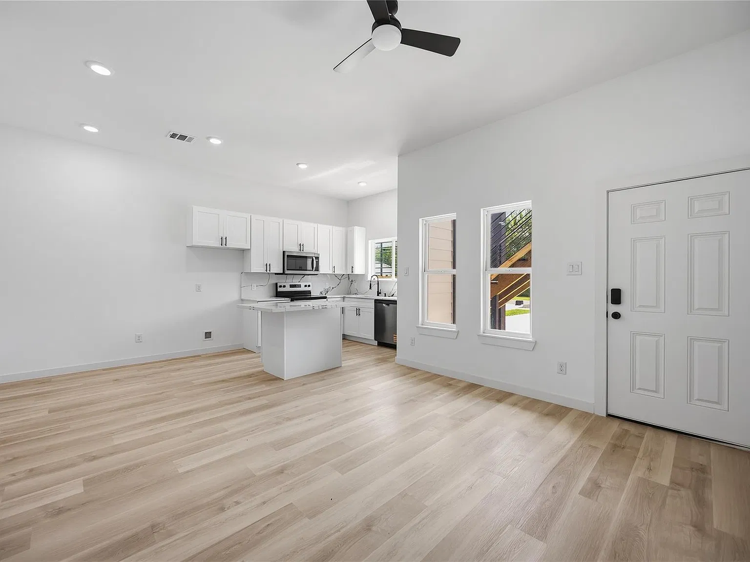3 bed, 2.0 bath, $1,875 — Photo 4