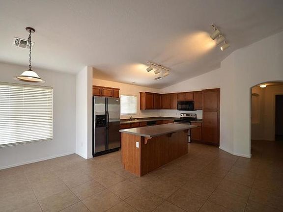 5th image of 39364 N Parisi Cir