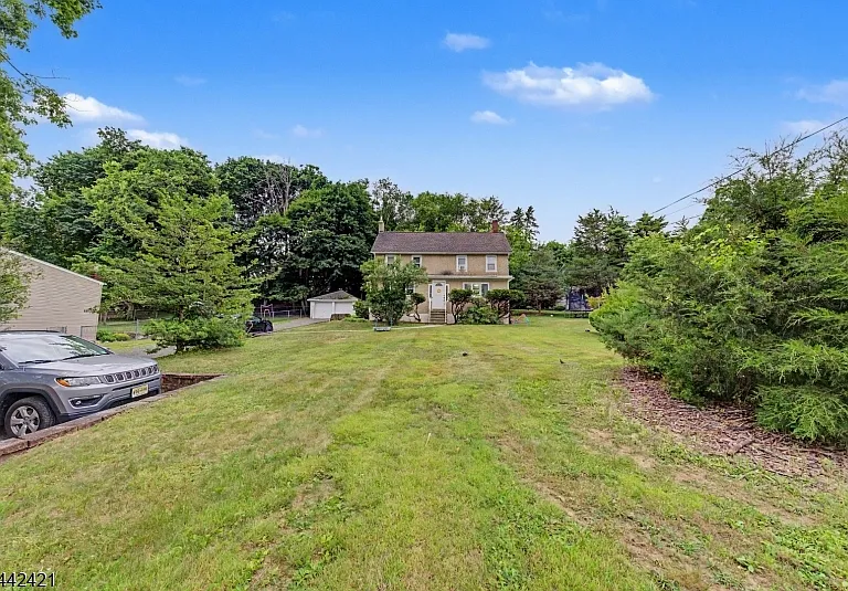 242 W Hanover Ave — Photo 3