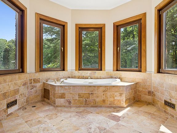 23rd image of 1374 Peter Pond Rd