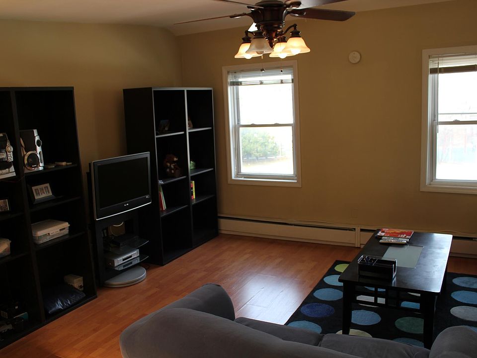 1st image of 1720 Catharine St APT 3