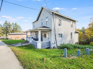 1011 S Valley Ave, Olyphant, PA 18447