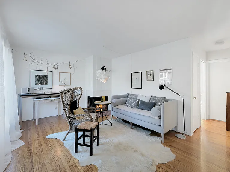 127 Baltimore Ave — Photo 1