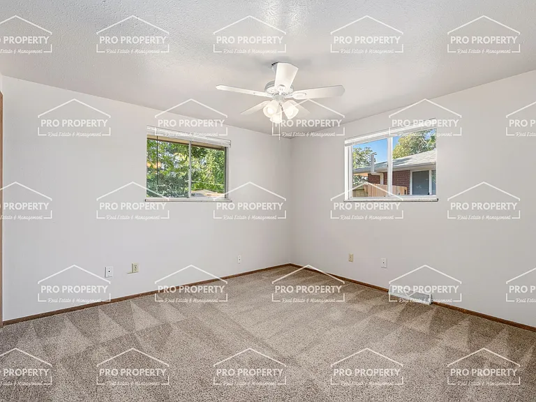 334 W 43rd St — Photo 9