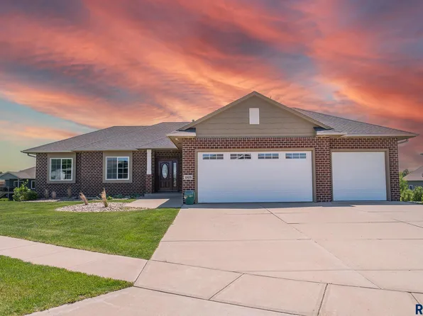 1805 W Parkwood Cir, Sioux Falls, SD 57108