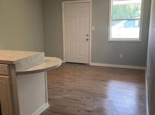 2001 E 20th St #7, Hooks, TX 75561