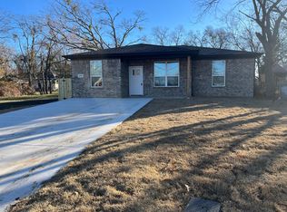 1402 Bois D Arc St, Commerce, TX 75428
