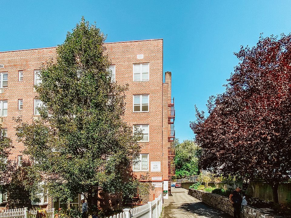 1st image of 115 Lawton St APT 3E